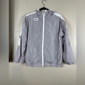 Sykooria grey / white wind breaker  nwot p2p 21-1/2 23-1/2 length small pockets